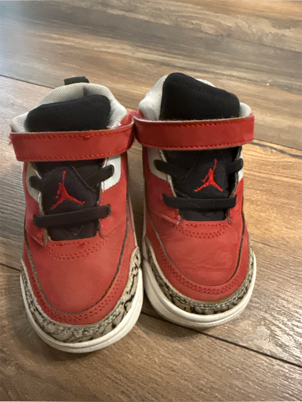 Nike Jordan Toddler Size 8 Red Spizike Low Sneakers